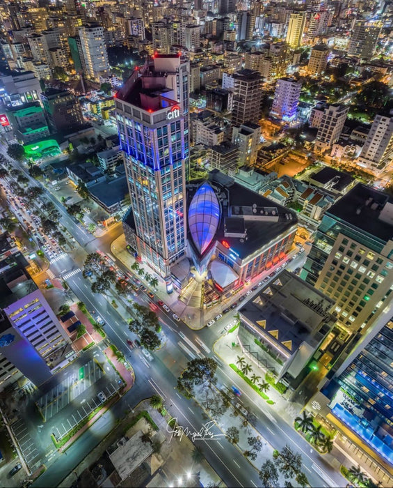 Local comercial Alquiler Acropolis Piantini Santo Domingo