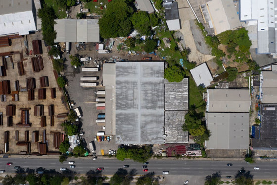 Nave terreno locales comerciales venta Ave. Luperon Herrera, Santo Domingo