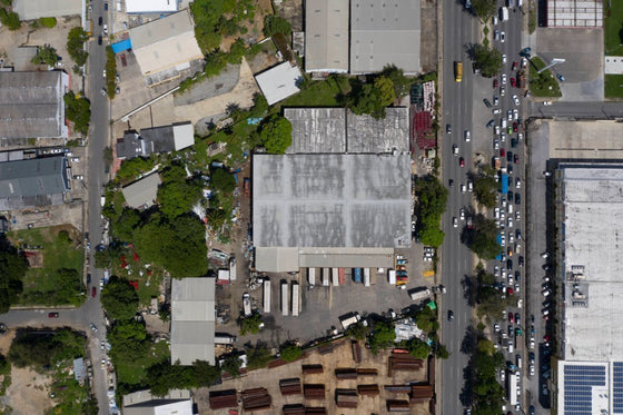 Nave terreno locales comerciales venta Ave. Luperon Herrera, Santo Domingo