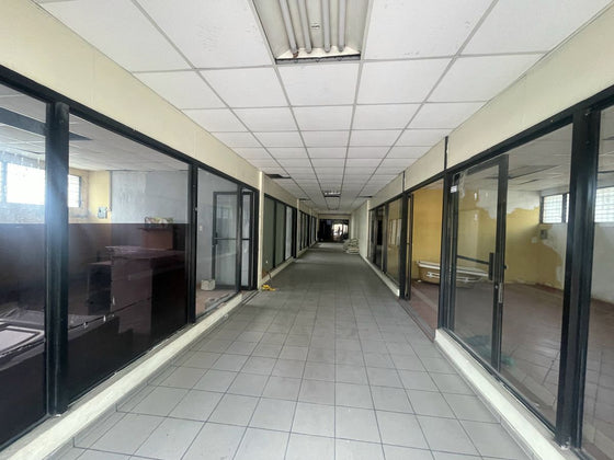 Locales comerciales alquiler  Alma Mater, Santo Domingo