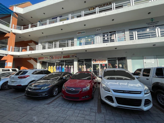 Local Comercial u Oficina de 301.13 m² en Venta y Alquiler | Plaza Metropolitana – Av. John F. Kennedy, Santo Domingo