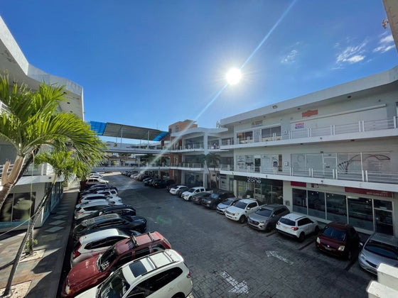 Local Comercial u Oficina de 301.13 m² en Venta y Alquiler | Plaza Metropolitana – Av. John F. Kennedy, Santo Domingo