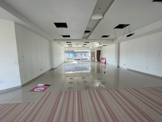 Local Comercial u Oficinas de 697 m² en Venta como Inversión | Plaza Metropolitana – Av. John F. Kennedy, Santo Domingo
