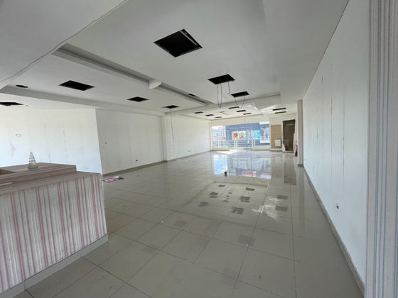 Local Comercial u Oficinas de 697 m² en Venta como Inversión | Plaza Metropolitana – Av. John F. Kennedy, Santo Domingo