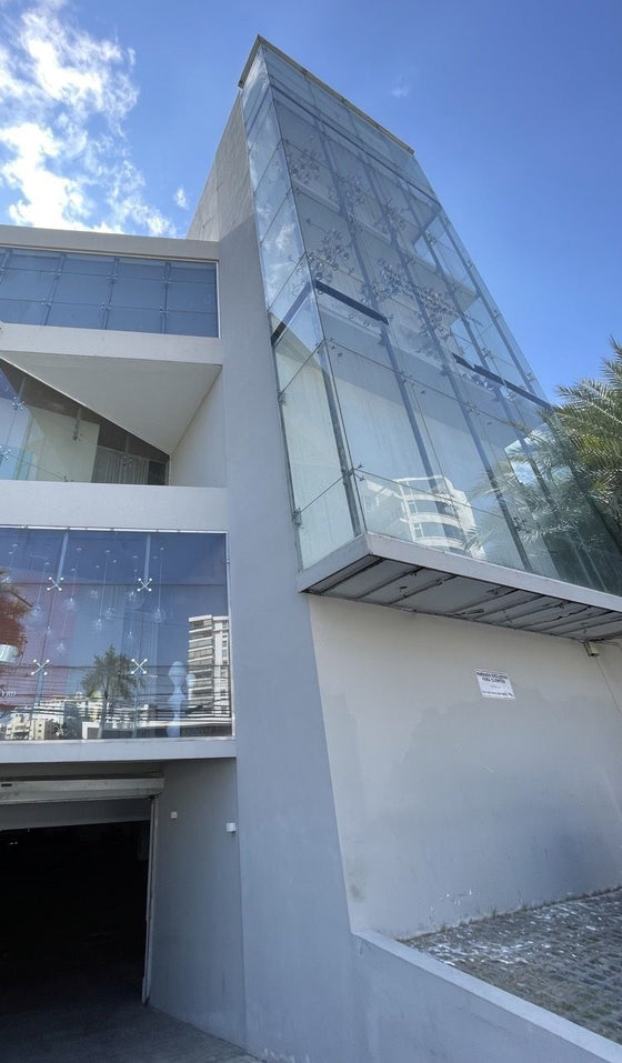 Locales comerciales oficina Piantini, Santo Domingo