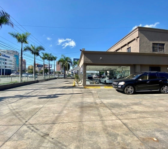 Alquiler local comercial 27 de Febrero, Naco, Santo Domingo