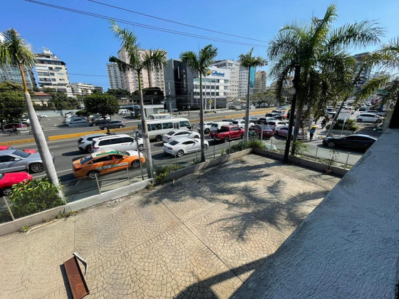 Alquiler local comercial 27 de Febrero, Naco, Santo Domingo
