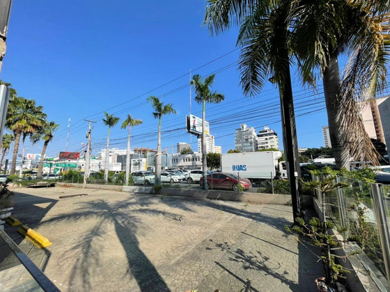 Alquiler local comercial 27 de Febrero, Naco, Santo Domingo