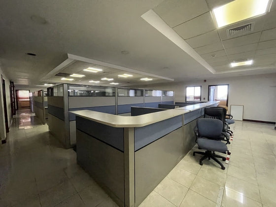 Oficinas desde 244 hasta 2,762 m² en Alquiler | Av. John F. Kennedy, Miraflores, Santo Domingo (A Remodelar)
