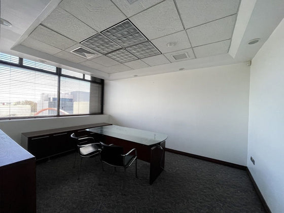 Oficinas desde 244 hasta 2,762 m² en Alquiler | Av. John F. Kennedy, Miraflores, Santo Domingo (A Remodelar)