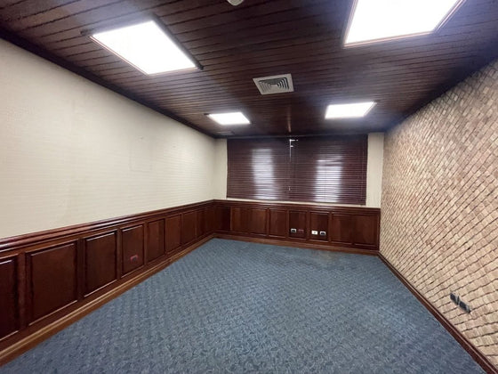 Oficinas desde 244 hasta 2,762 m² en Alquiler | Av. John F. Kennedy, Miraflores, Santo Domingo (A Remodelar)