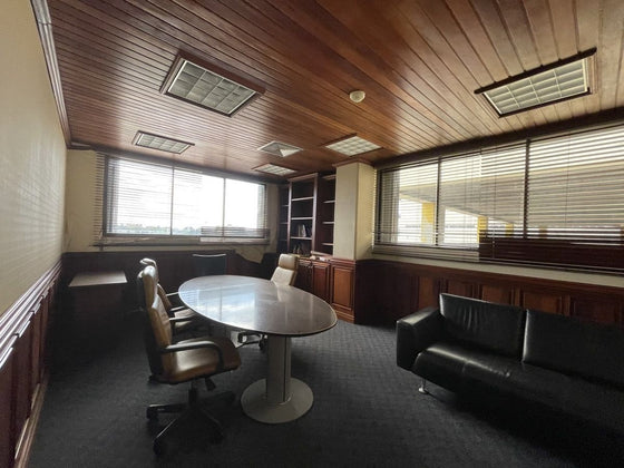 Oficinas desde 244 hasta 2,762 m² en Alquiler | Av. John F. Kennedy, Miraflores, Santo Domingo (A Remodelar)