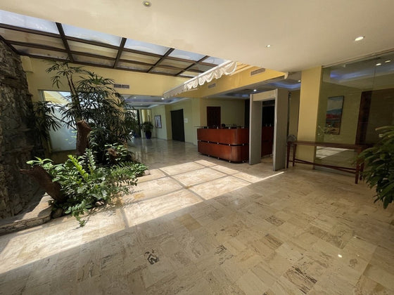 Oficinas desde 244 hasta 2,762 m² en Alquiler | Av. John F. Kennedy, Miraflores, Santo Domingo (A Remodelar)