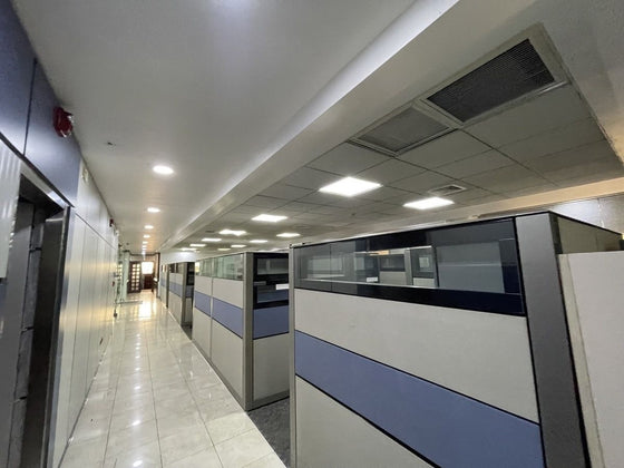 Oficinas desde 244 hasta 2,762 m² en Alquiler | Av. John F. Kennedy, Miraflores, Santo Domingo (A Remodelar)