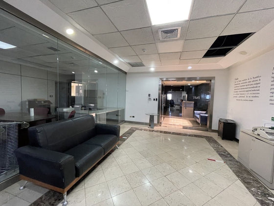 Oficinas desde 244 hasta 2,762 m² en Alquiler | Av. John F. Kennedy, Miraflores, Santo Domingo (A Remodelar)