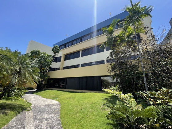 Oficinas desde 244 hasta 2,762 m² en Alquiler | Av. John F. Kennedy, Miraflores, Santo Domingo (A Remodelar)