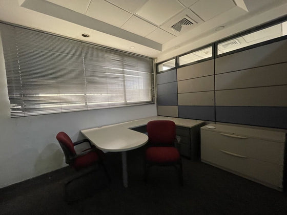 Oficinas desde 244 hasta 2,762 m² en Alquiler | Av. John F. Kennedy, Miraflores, Santo Domingo (A Remodelar)