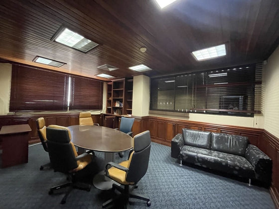 Oficinas desde 244 hasta 2,762 m² en Alquiler | Av. John F. Kennedy, Miraflores, Santo Domingo (A Remodelar)