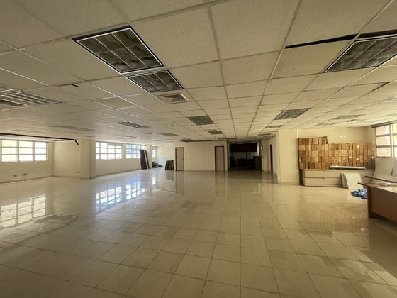 Oficinas desde 244 hasta 2,762 m² en Alquiler | Av. John F. Kennedy, Miraflores, Santo Domingo (A Remodelar)