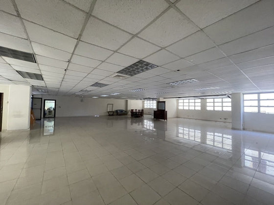 Oficinas desde 244 hasta 2,762 m² en Alquiler | Av. John F. Kennedy, Miraflores, Santo Domingo (A Remodelar)