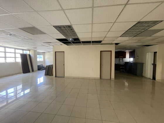 Oficinas desde 244 hasta 2,762 m² en Alquiler | Av. John F. Kennedy, Miraflores, Santo Domingo (A Remodelar)