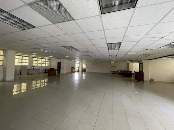 Oficinas desde 244 hasta 2,762 m² en Alquiler | Av. John F. Kennedy, Miraflores, Santo Domingo (A Remodelar)