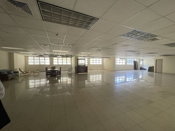 Oficinas desde 244 hasta 2,762 m² en Alquiler | Av. John F. Kennedy, Miraflores, Santo Domingo (A Remodelar)