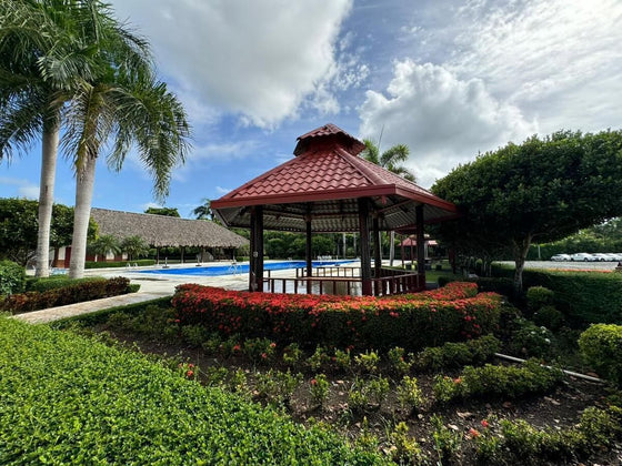 Casa Club sobre 37,142 m² de Terreno en Venta | La Cuaba, Santo Domingo Oeste