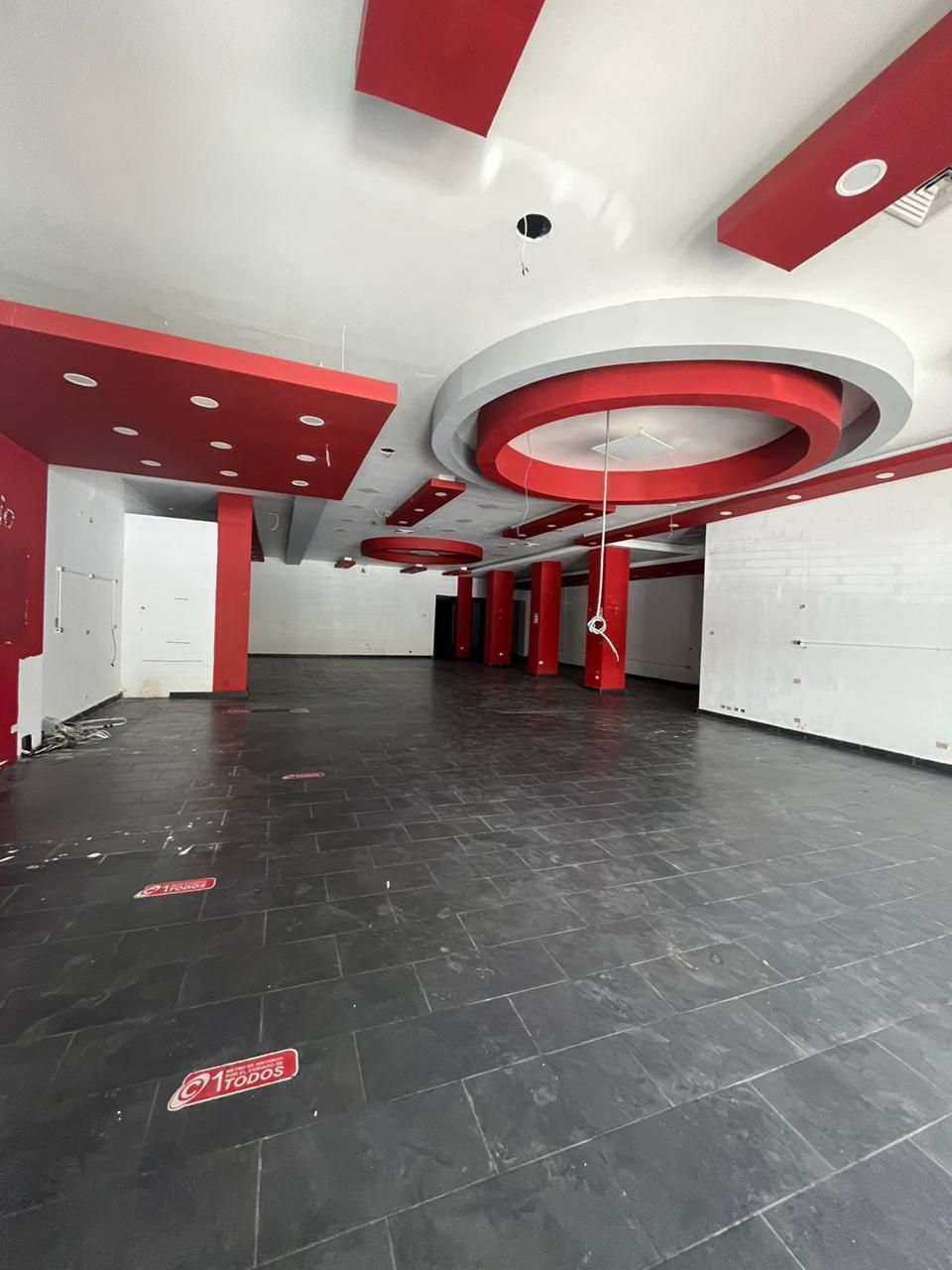 Local Comercial en Alquiler en Naco Santo Domingo – 338 m² + Mezzanine
