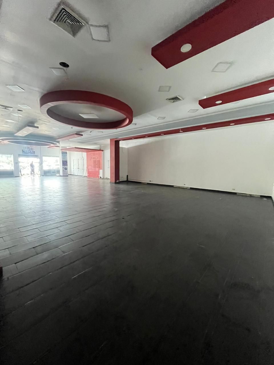 Local Comercial en Alquiler en Naco Santo Domingo – 338 m² + Mezzanine