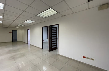 Oficinas desde 244 hasta 2,762 m² en Alquiler | Av. John F. Kennedy, Miraflores, Santo Domingo (A Remodelar) oficinas JFK Miraflores Santo Domingo-14