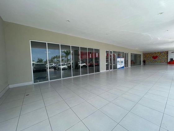 Locales comerciales oficina alquiler Pueblo Bavaro, Bavaro City Center