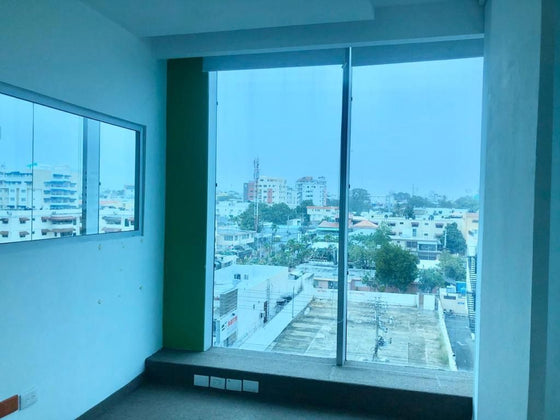Oficina alquiler Bella Vista Santo Domingo
