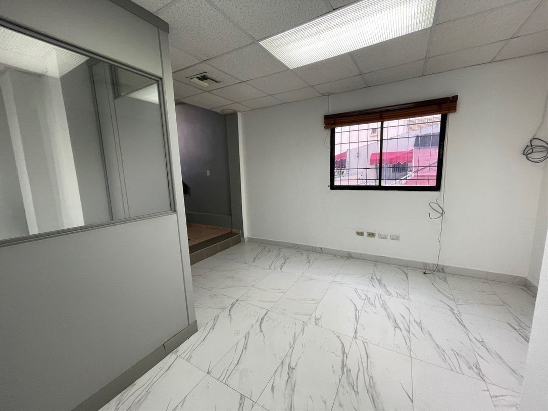 Oficina alquiler Reyna 1 La Esperilla, Santo Domingo