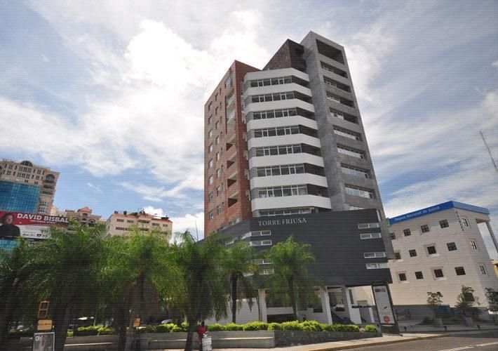 Oficina alquiler 710 m2 Torre Friusa, La Esperilla, Santo Domingo