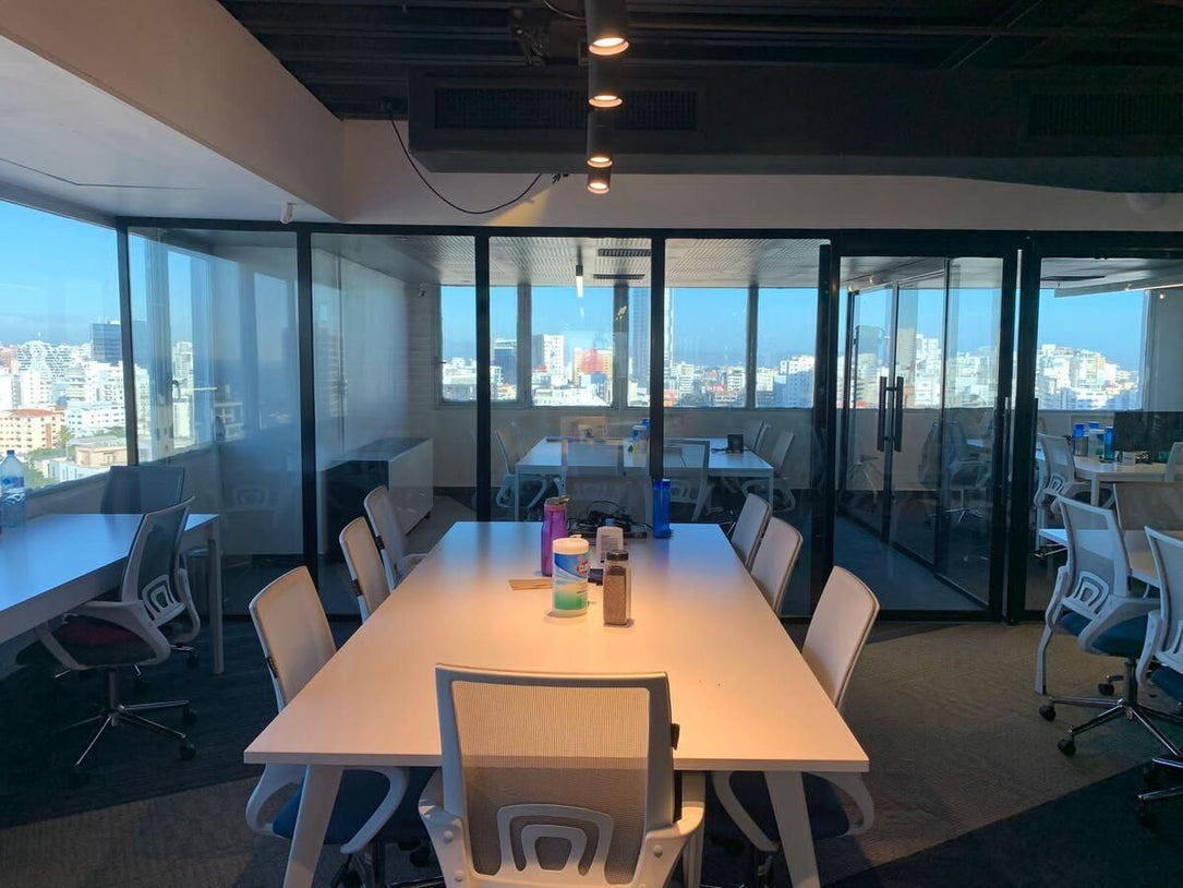 Oficina alquiler 710 m2 Torre Friusa, La Esperilla, Santo Domingo