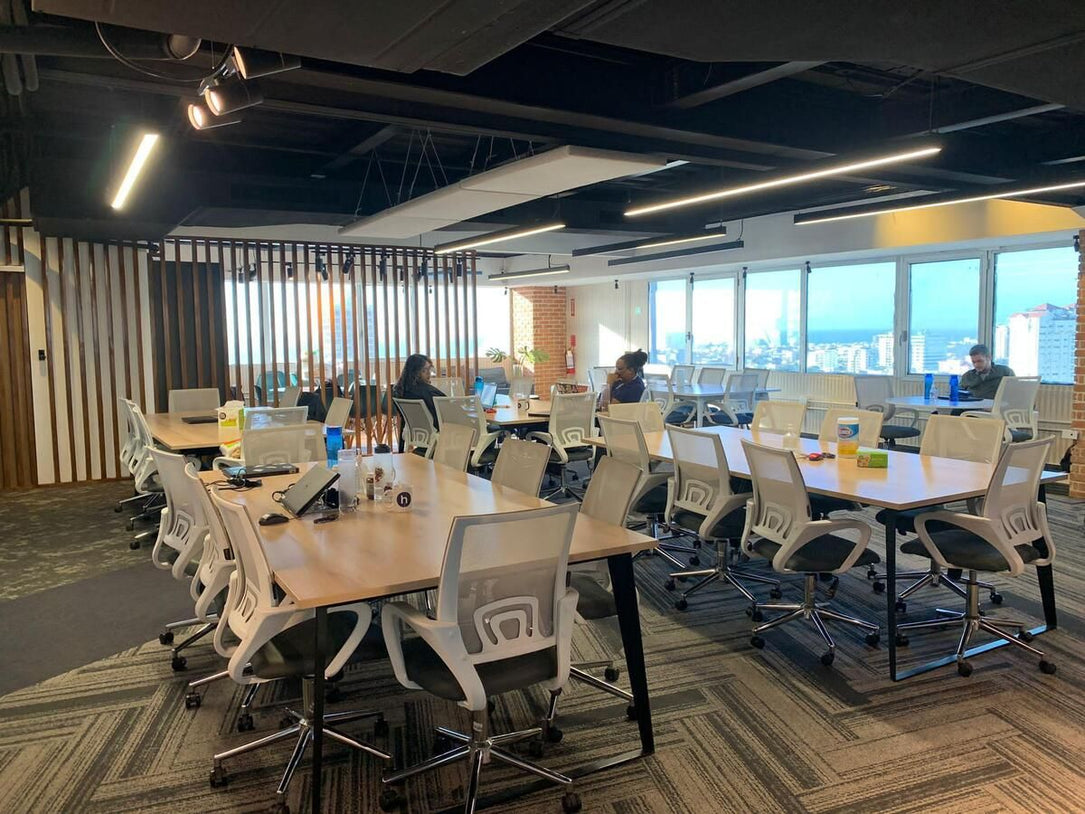 Oficina alquiler 710 m2 Torre Friusa, La Esperilla, Santo Domingo