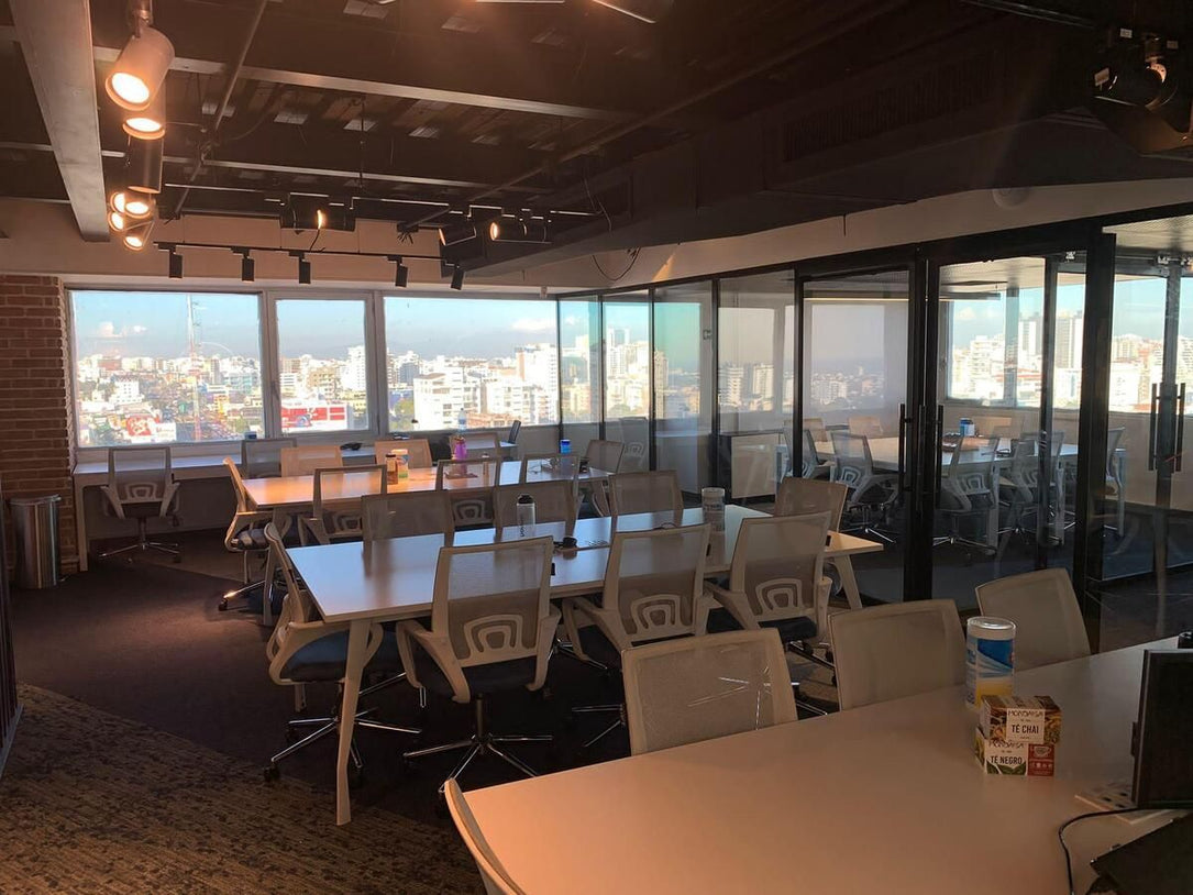 Oficina alquiler 710 m2 Torre Friusa, La Esperilla, Santo Domingo