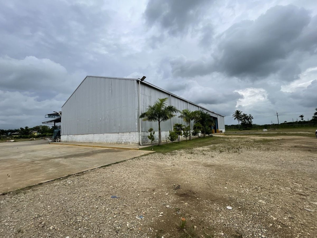Nave Industrial sobre 68,000 m² de Terreno en Venta | El Higüero, Santo Domingo Norte