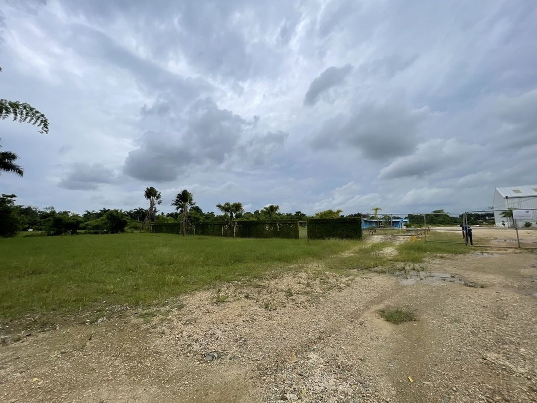 Nave Industrial sobre 68,000 m² de Terreno en Venta | El Higüero, Santo Domingo Norte