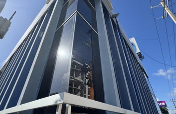 Local comercial independiente de 800 m² en alquiler en Naco | Av. Tiradentes-1