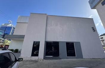 Local comercial independiente de 800 m² en alquiler en Naco | Av. Tiradentes-3