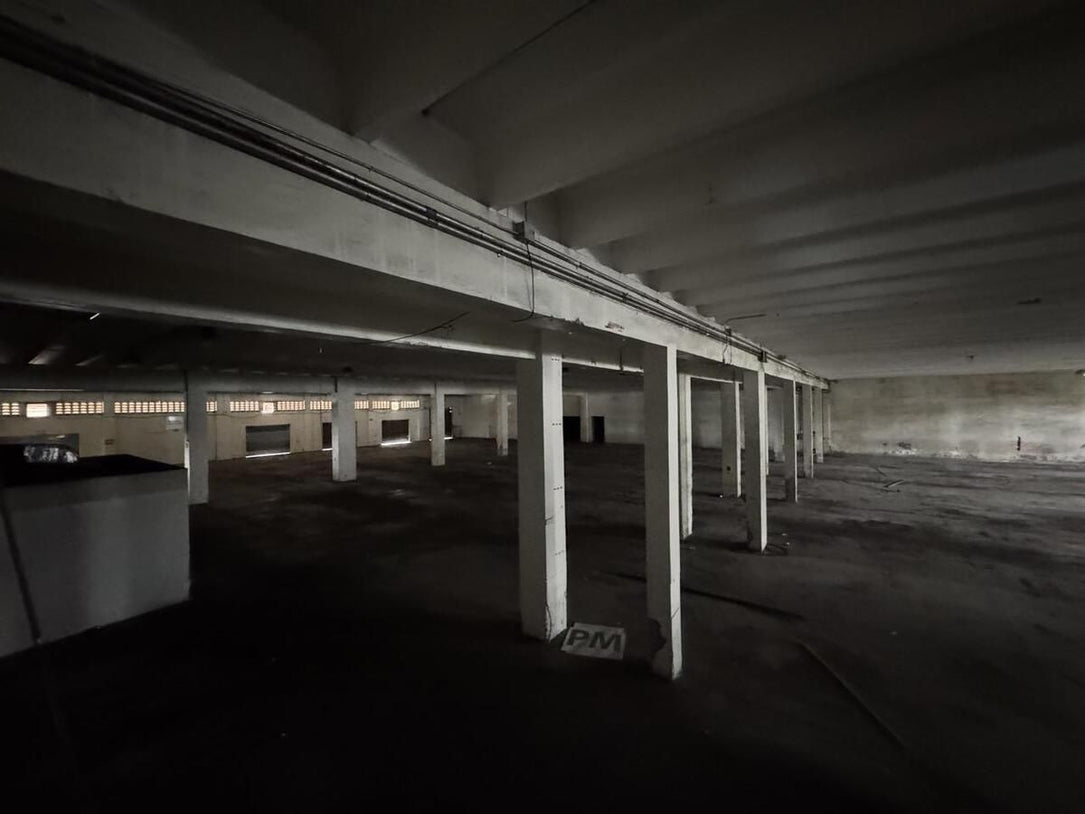 Nave terreno locales comerciales venta Santo Domingo, Ave. Luperon Herrera