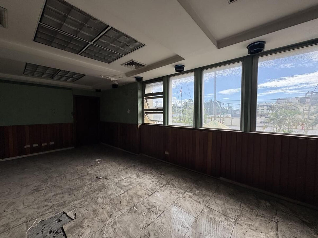 Nave terreno locales comerciales venta Santo Domingo, Ave. Luperon Herrera