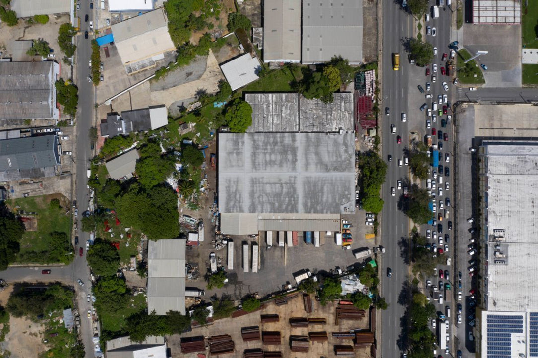 Nave terreno locales comerciales venta Santo Domingo, Ave. Luperon Herrera