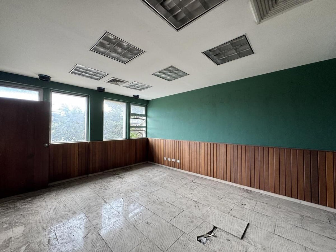 Nave terreno locales comerciales venta Santo Domingo, Ave. Luperon Herrera