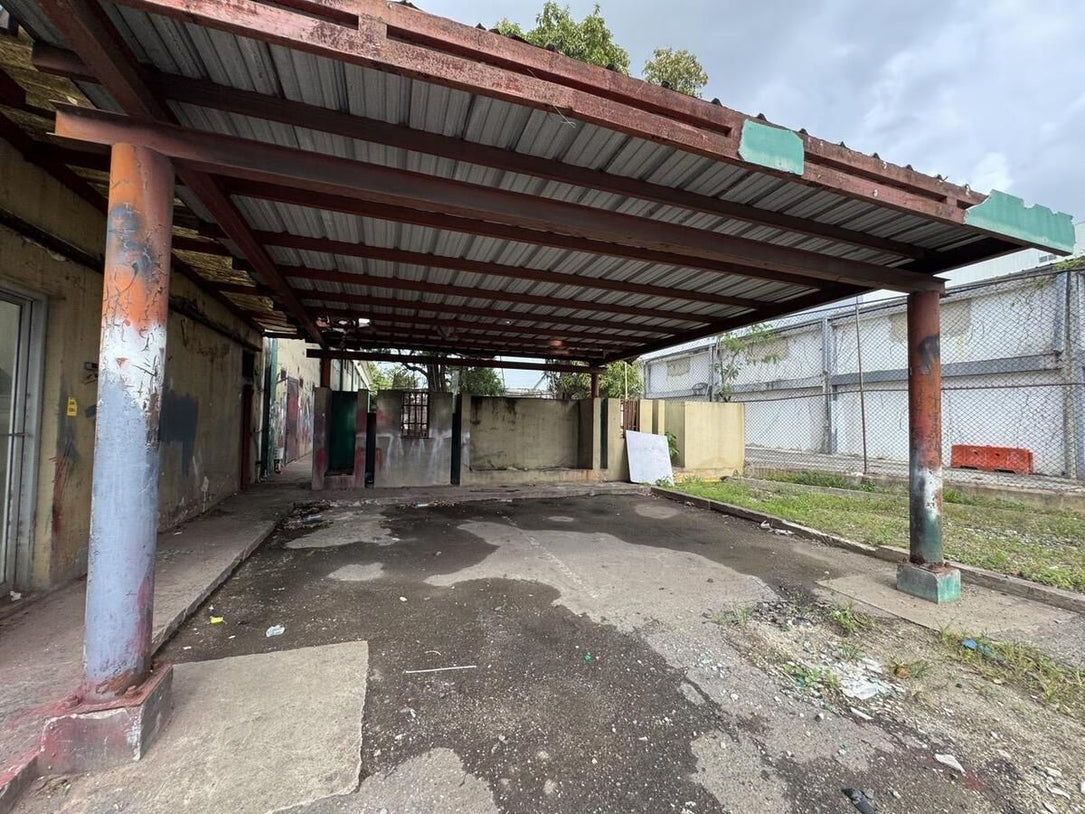 Nave terreno locales comerciales venta Santo Domingo, Ave. Luperon Herrera