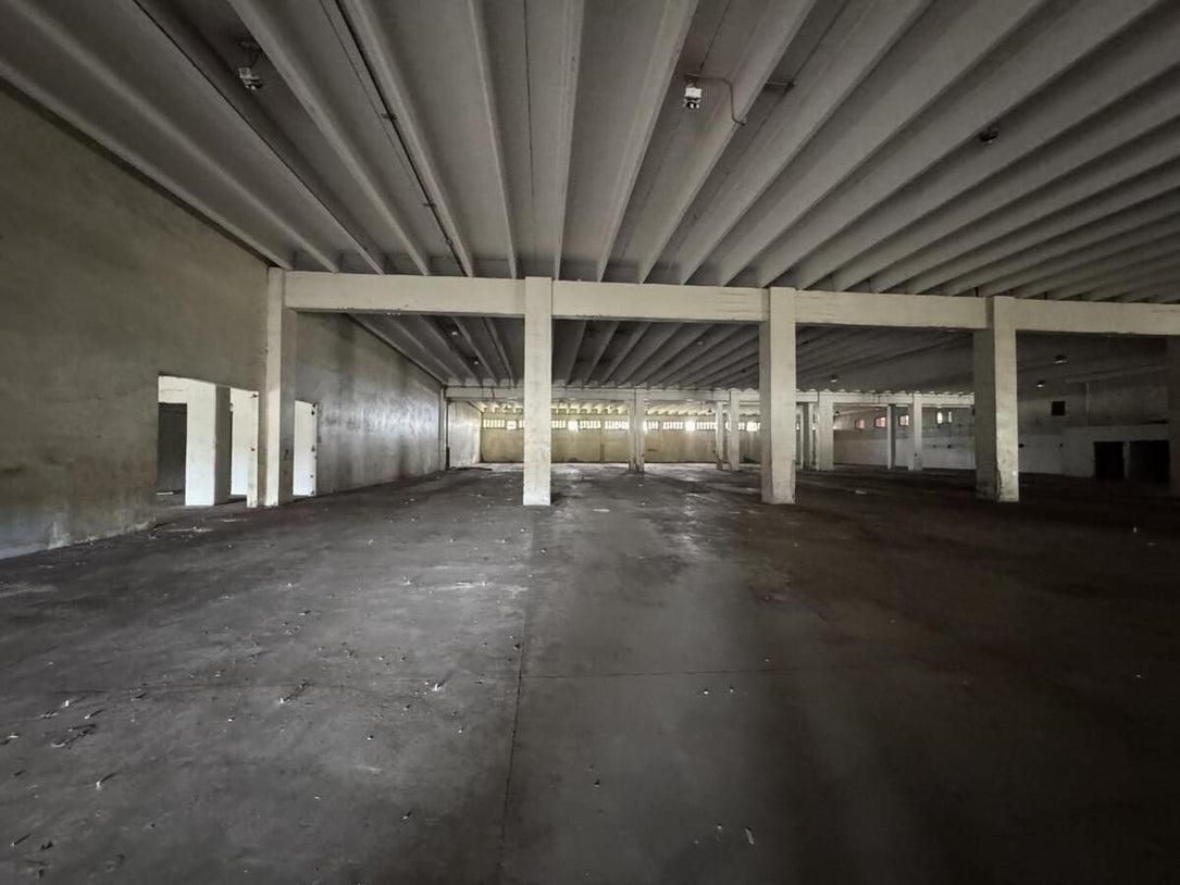 Nave terreno locales comerciales venta Santo Domingo, Ave. Luperon Herrera