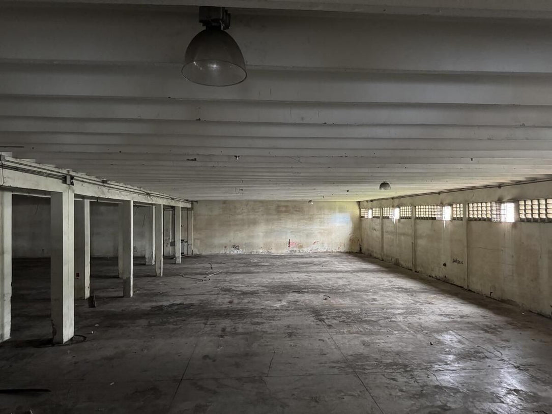 Nave terreno locales comerciales venta Santo Domingo, Ave. Luperon Herrera