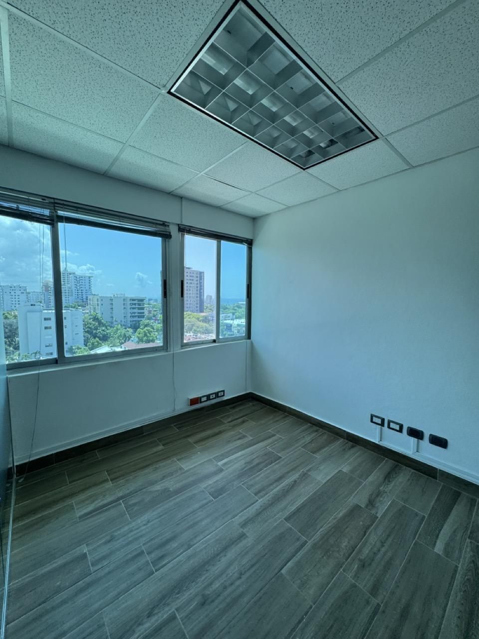 Oficina alquiler La Esperilla Santo Domingo
